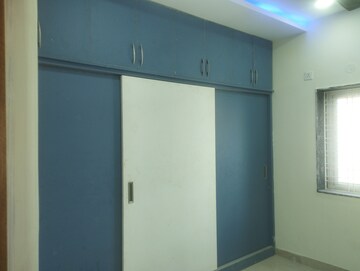 Room in 3 BHK Apartment at Manikonda – for Rent