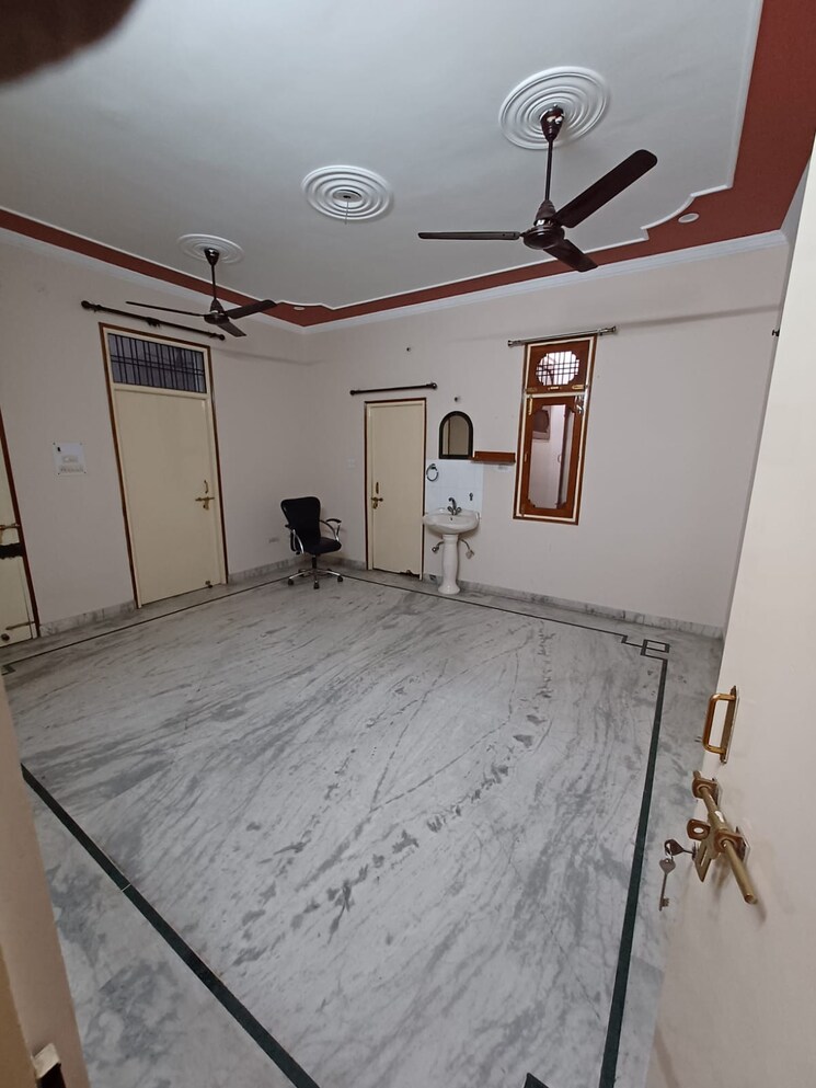 Room, sunrakh bangar 2 Bedroom 633 Sq.Ft. Apartment In Sunrakh Bangar Mathura 8252946