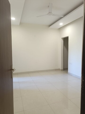 Room in 3 BHK Apartment at Maxvel Residency, Gujrara Mansingh – for Sale