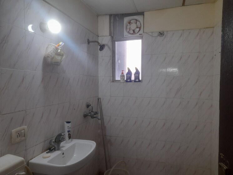 Bathroom, piyush-heights 2 Bedroom 1270 Sq.Ft. Apartment In Sector 89 Faridabad 8252211