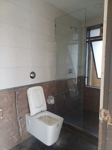 Bathroom in 5 BHK Apartment at DLH Sorrento, Veera Desai Road – for Sale