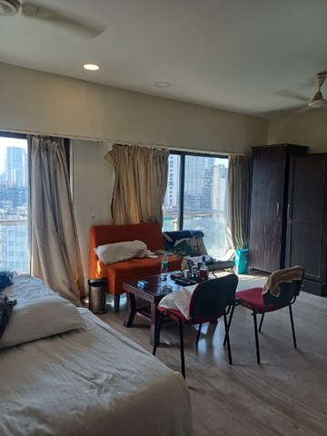 Living Room in 5 BHK Apartment at DLH Sorrento, Veera Desai Road – for Sale