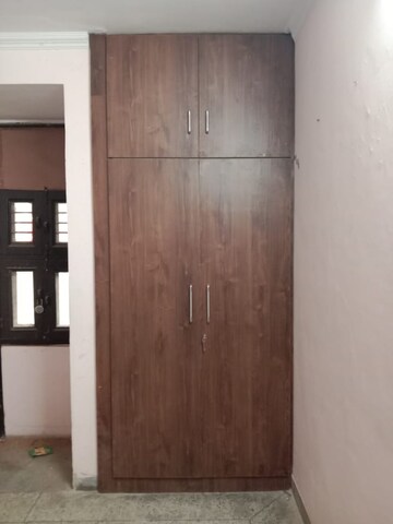 Room in 2.5 BHK Apartment at Sector 6, Dwarka – for Sale