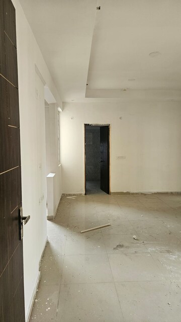 Room in 2 BHK Apartment at Prateek Grand City, Siddharth Vihar – for Rent
