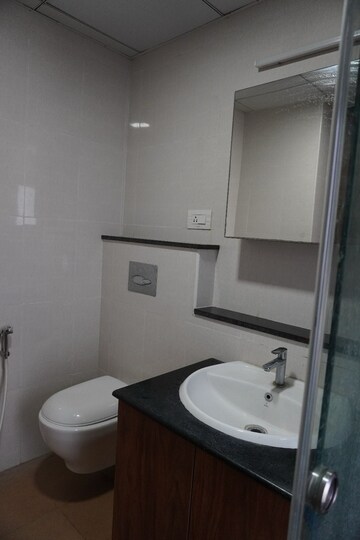 Bathroom in 4 BHK Apartment at Appaswamy Splendour, Semmenchery – for Rent