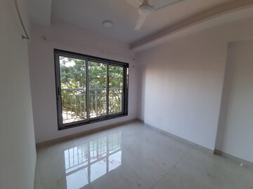 Room in 1.5 BHK Apartment at Prayag Heights, Dindoshi – for Rent