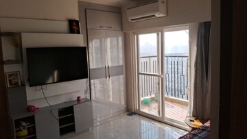 Room in 3.5 BHK Apartment at Hsr Layout – for Sale