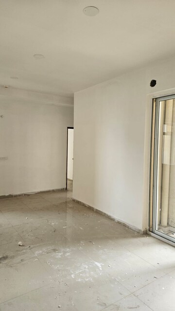 Room in 3 BHK Apartment at Prateek Grand City, Siddharth Vihar – for Rent