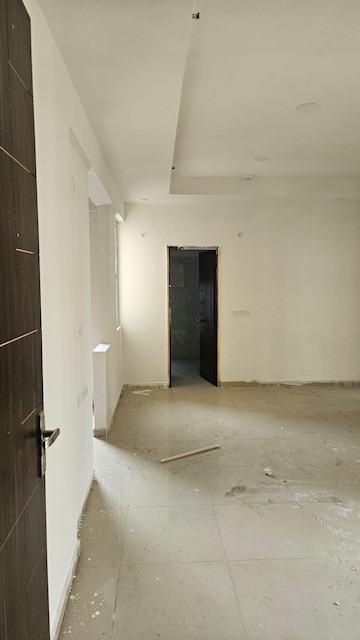 Room in 3 BHK Apartment at Prateek Grand City, Siddharth Vihar – for Rent