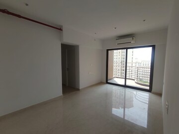 Room in 2 BHK Apartment at Kanakia Silicon Valley, Powai – for Rent