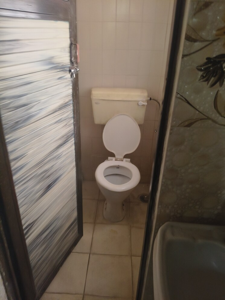 Bathroom, shree-ram-prasad-chs 1 Bedroom 545 Sq.Ft. Apartment In Kalyan West Thane 8252704