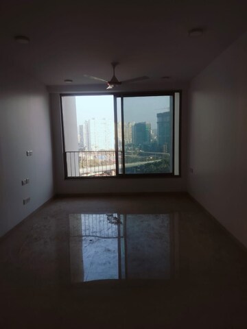 Room in 3 BHK Apartment at Oberoi Sky City Tower E, Borivali East – for Rent
