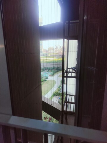 Room in 3 BHK Apartment at Oberoi Sky City Tower E, Borivali East – for Rent