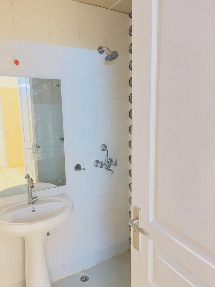 Bathroom, pivotal-devaan 2 Bedroom 582 Sq.Ft. Apartment In Sector 84 Gurgaon 8252771