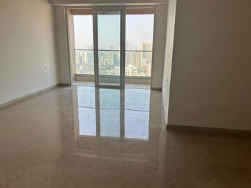 Room in 3 BHK Apartment at Kalpataru Radiance, Goregaon West – for Sale