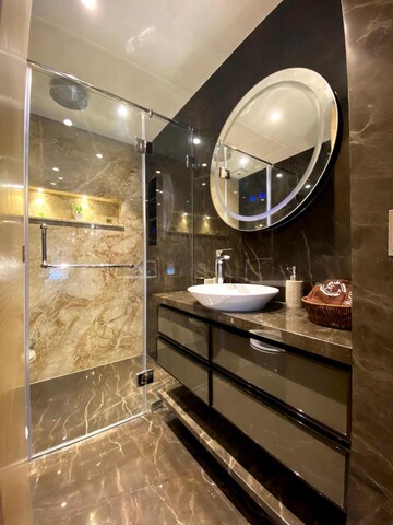 Furnished Amenities in 2 BHK Apartment at Vishnu Mahal, Churchgate – for Sale