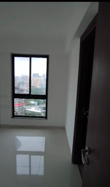 Room in 2 BHK Apartment at Goregaon West – for Rent