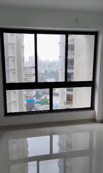 Room in 2 BHK Apartment at Goregaon West – for Rent