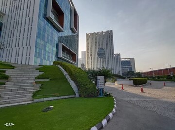  Shop – Exterior View View at Vatika Mindscape, Sector 36 - for Rent