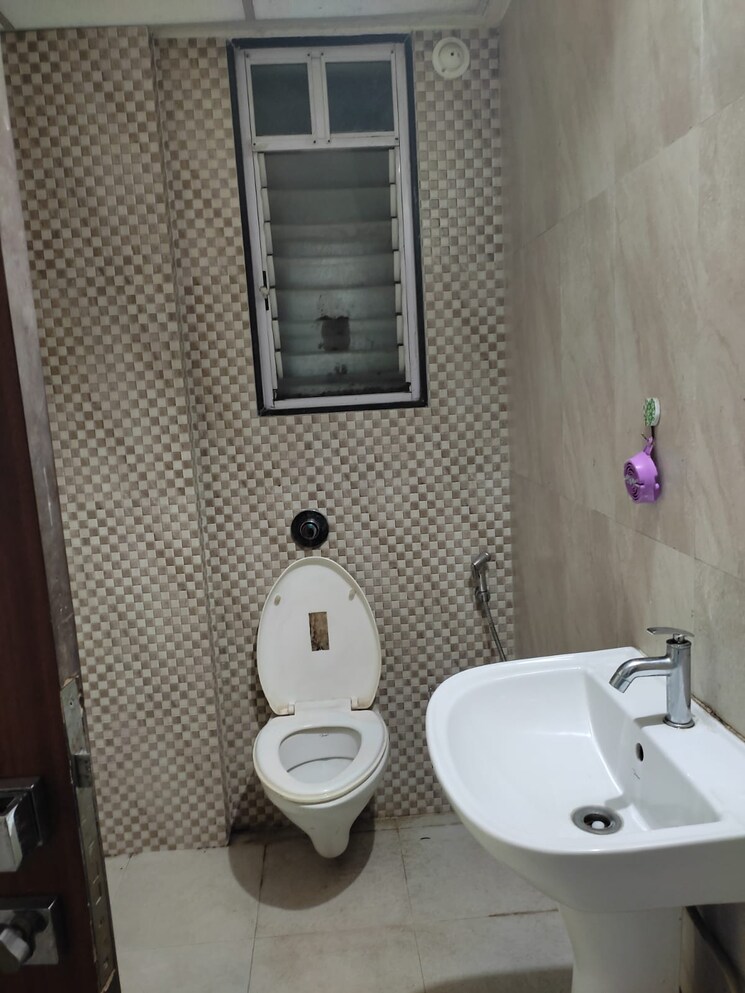 Bathroom, nigdi Pg For Boys & Girls In Nigdi 8252907