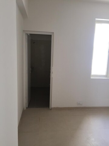 Room in 3 BHK Apartment at Vatika Gurgaon 21, Sector 83 – for Rent