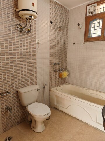 Bathroom in 3.5 BHK Builder Floor at AS Tower, Sector 45 – for Rent