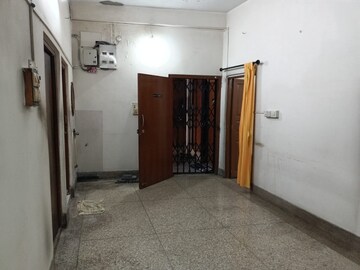 Room in 2 BHK Apartment at Kalighat – for Sale