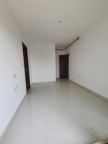Room in 2 BHK Apartment at Goregaon West – for Rent