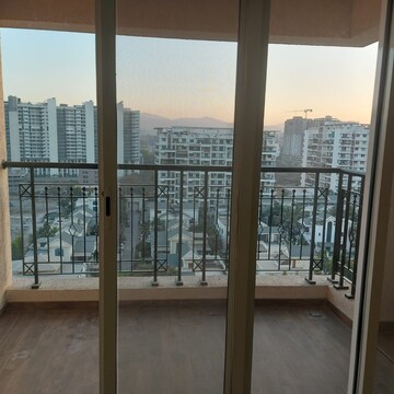 Room in 3 BHK Apartment at K Raheja Reserve, Mohammadwadi – for Rent