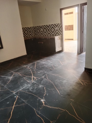 Room in 3 BHK Builder Floor at Deep Homes Sector 73, Sector 73 – for Sale