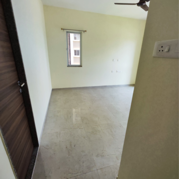 Room in 2 BHK Apartment at K Raheja Vistas Premiere, Mohammadwadi – for Rent