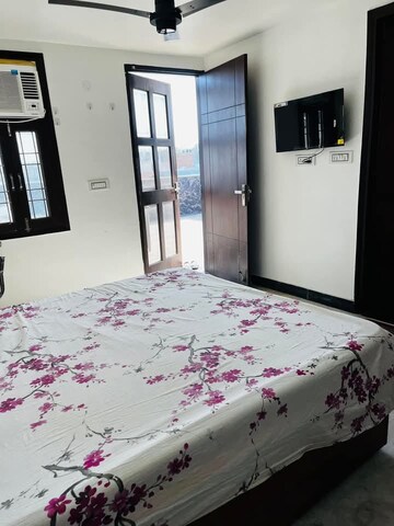 Bedroom in 1 RK Apartment at Saket – for Rent