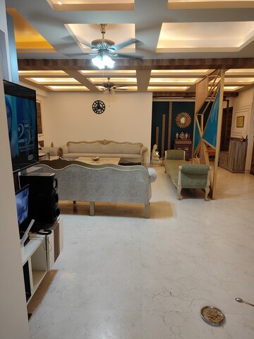 Master Bedroom in 4 BHK Apartment at Ansal API Esencia, Sector 67 – for Rent