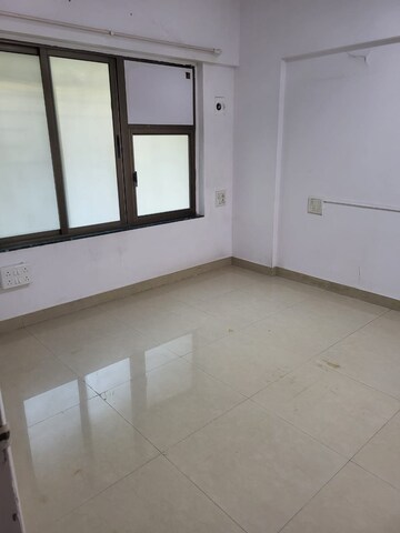Room in 2 BHK Apartment at Rushi The Kollage, Andheri East – for Rent
