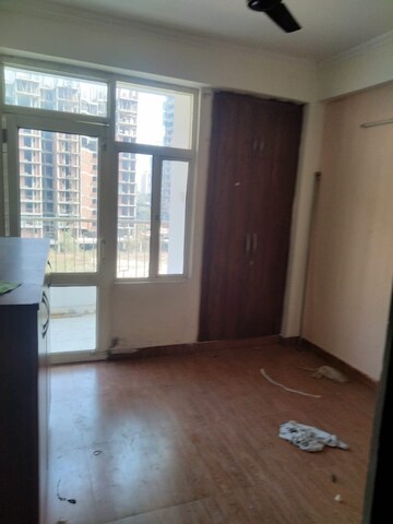 Room in 2 BHK Apartment at Proview Officer City 2, Raj Nagar Extension – for Rent