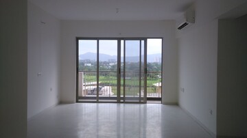 Room in 3 BHK Apartment at Lodha Golflinks, Dombivli East – for Rent