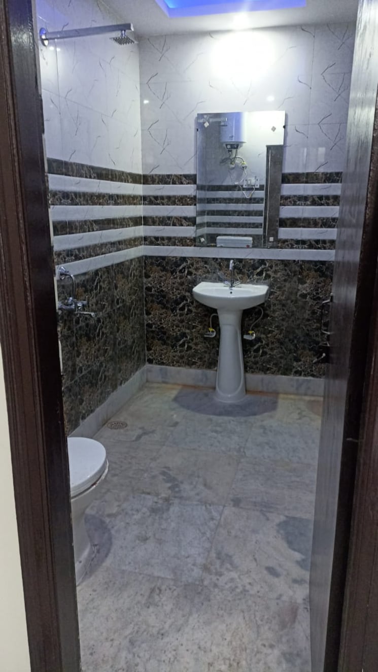 Bathroom, sector 42 2 Bedroom 908 Sq.Ft. Builder Floor In Sector 42 Faridabad 8253734