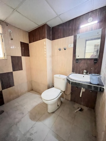 Team Area in 4 BHK Builder Floor at Sector 24 – for Rent