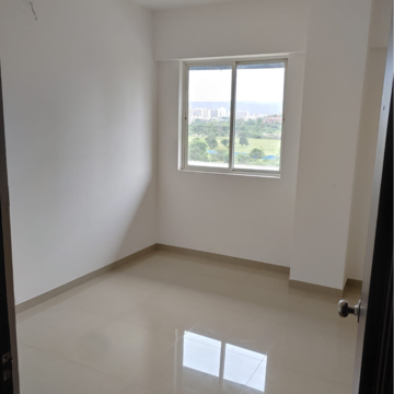 Room in 3 BHK Apartment at Dorabjee Paradise Building A&B Condominium, Mohammadwadi – for Rent