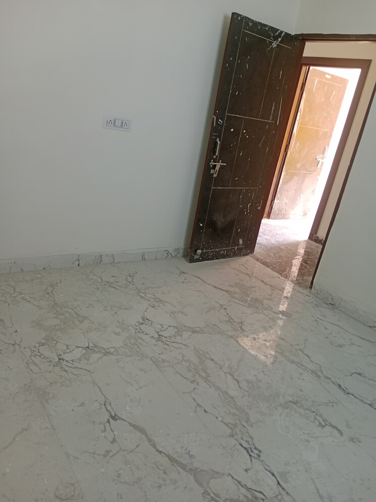 Room, sunshine-apartments-sector-73 3 Bedroom 1350 Sq.Ft. Builder Floor In Sector 73 Noida 8253752