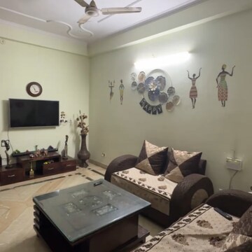 Living Room in 3 BHK Builder Floor at Sector 52 – for Rent