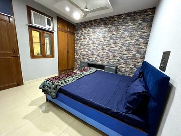 Bedroom in 4 BHK Builder Floor at Sector 24 – for Rent