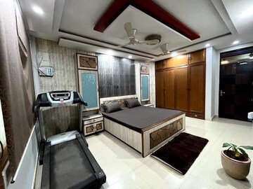 Living Room in 4 BHK Builder Floor at Sector 24 – for Rent