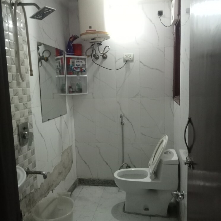 Bathroom, chattarpur 3 Bedroom 1000 Sq.Ft. Builder Floor In Chattarpur Delhi 8253766