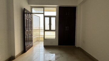Room in 3 BHK Apartment at SKA Metro Ville, Eta Ii Greater Noida – for Sale