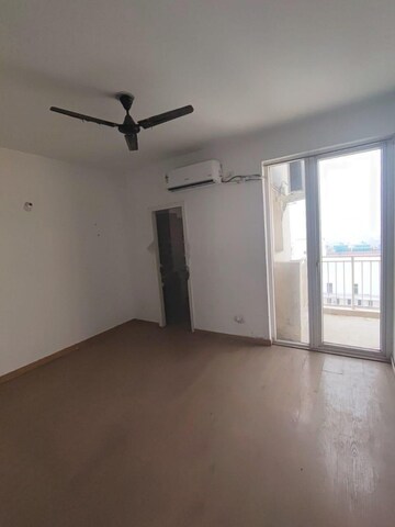 Room in 3 BHK Apartment at Emaar Gurgaon Greens, Sector 102 – for Rent