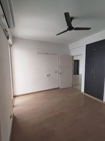 Room in 3 BHK Apartment at Emaar Gurgaon Greens, Sector 102 – for Rent