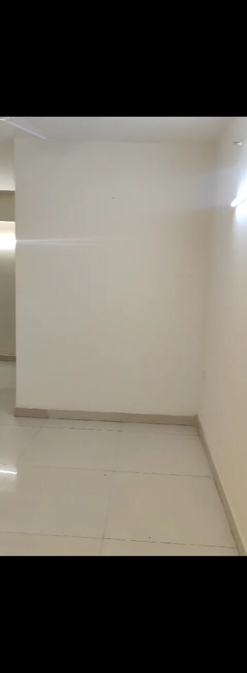 Room in 3 BHK Apartment at M R Platinum 321, Raj Nagar Extension – for Rent