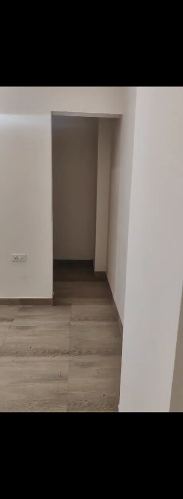 Room in 3 BHK Apartment at M R Platinum 321, Raj Nagar Extension – for Rent