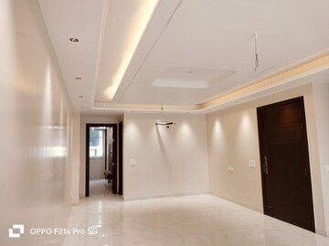 Room in 3 BHK Builder Floor at Sainik Colony – for Sale